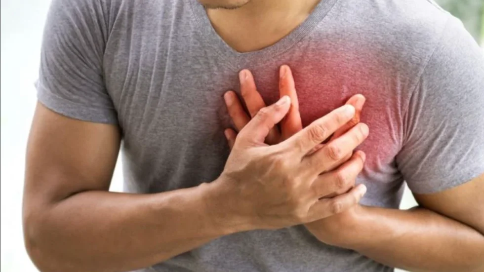 Fruti që ul rrezikun e sulmit në zemër, ja sasia që duhet të konsumoni
