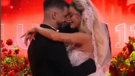 Letra që po merr vëmendje: Çfarë shkroi Gimbo pas dasmës?