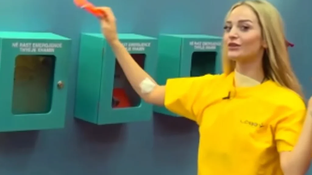 “Do të dëgjosh ish-banorët…”/ Selin thyen kutinë e emergjencës, çfarë shkruhej në zarf?
