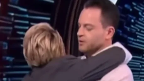 Për ju që e humbët: Ç’ndodhi në studio mes Ledionit dhe Monikës? (Video)