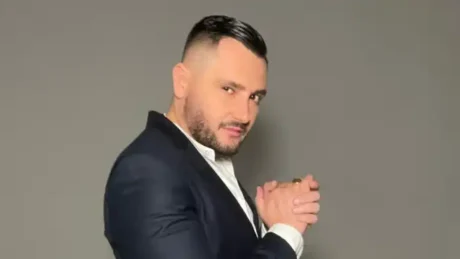 “Do të të dua përgjithmonë”, Bes Kallaku habit fansat, ‘gdhend’ në dorë emrin ‘Ejona…