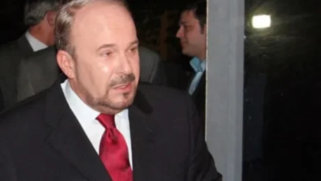 ‘Lindëm, u rritëm, u shkolluam dhe punuam bashkë, ti sot e mbylle!’ Ky është dedikimi më prekës për Fatos Nanon nga ‘mikja e jetës’