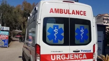 E rende! Po udhëtonte me foshnjen, 30-vjeçarja pëson krizë epilepsie dhe aksidentohet