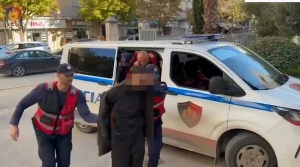 Zbardhet dinamika e krimit TRONDITËS në Durrës: 25-vjeçari goditi të atin me dru në kokë, më pas i nguli thikën në…