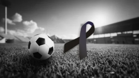 Futbolli në Zl! Ra nga kabina e teleferikut 70 m lartësi, humb jeten futbollisti i njohur