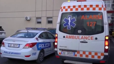 Tronditëse në Tiranë! 34-vjeçari gjendet i vd*kur në banesë, ka plagë me mjet…