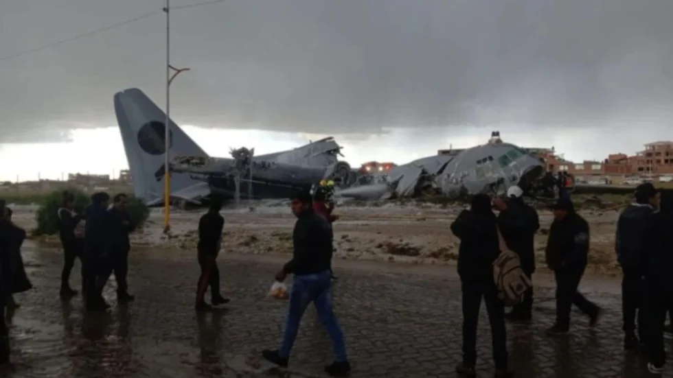 Ngjarje tragjike! Avioni rrëshqet nga pista gjatë uljes, raportohet per 20 viktima dhe 30 të plagosur