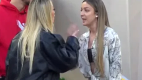 REAGIM I ASHPER! Familja e Juelës ‘SHPERTHEN’ keq ndaj Selinit ‘Ti Selin je një…’