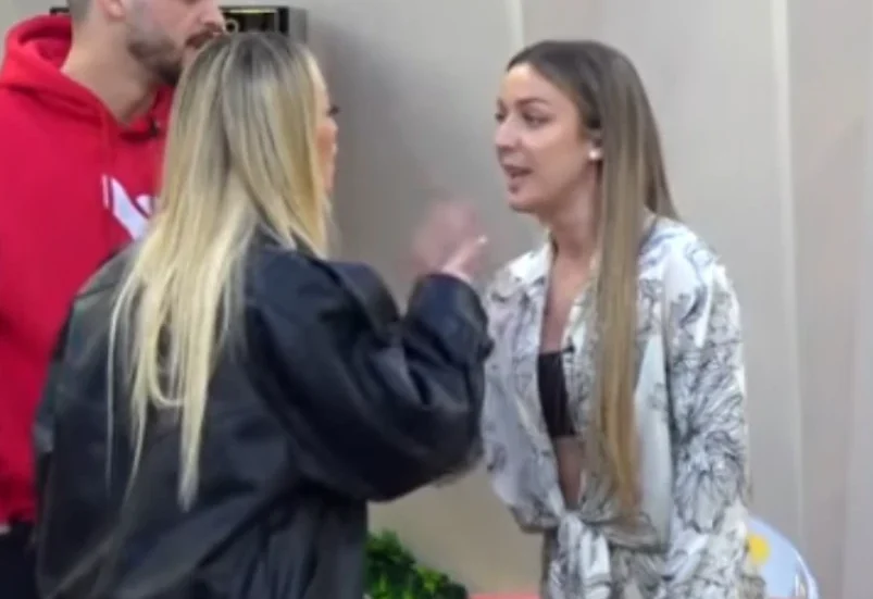 REAGIM I ASHPER! Familja e Juelës ‘SHPERTHEN’ keq ndaj Selinit ‘Ti Selin je një…’