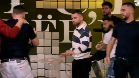 “Ai është TAP, pi alkool…”/ PLAS GRUSHTI në Përputhen, çfarë ndodhi mes djemve? DEL VIDEO