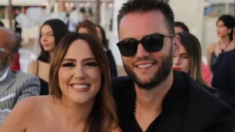 FOTO/ Arbana Osmani konfuzon rrjetin, çfarë po ndodh mes saj dhe Eduartit?