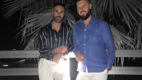 Miri qau në dhomën e rrëfimit pas ndarjes nga Selin/ Miku i tij bën reagimin e papritur publikisht