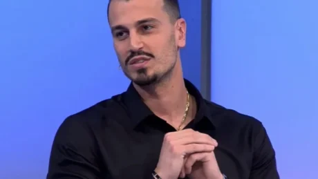 Kjo është vajza që dikur qante publikisht për Mateon