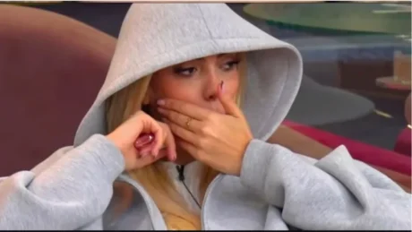 “Burrat e vegjël ndihen të…”- Reagon familja e Brikenës pasi i hynë në krevat Tani dhe Rogerti