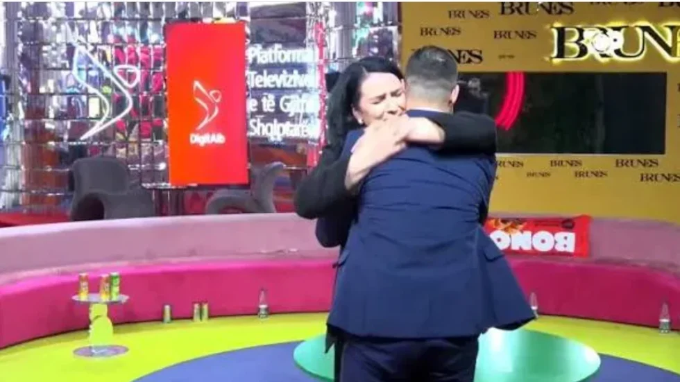 “Të ka mallkuar Zoti”- Reagon familja e Stenaldos pas ofendimit të Rogertit