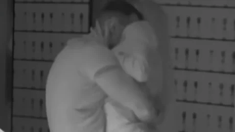 “Jam i çmendur pas teje”- Ç’ndodhi orët e para të mëngjesit mes Mateos dhe Brikenës? (Video)