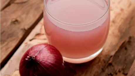 Çaji i përgatitur nga lëkurat e qepës trajton 4 probleme te cilat jane teper te perhapura