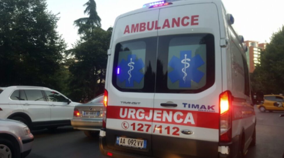 E rëndë në Tiranë, 28-vjeçarja gjendet pa shenja jete në apartamentin e marrë me qira