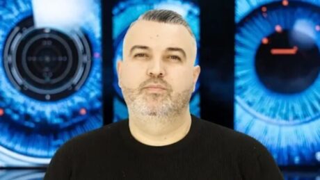“Më thanë disa s’mund të hysh në Shkodër, ja pra ku jam, ku jeni ju”, Rogert reagon me video sfiduese