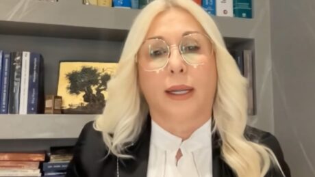 Hëna e re tek shenja e Dashit: Astrologia Crysanthi Kalogeri përcakton ditët më me “rrezik” të javës