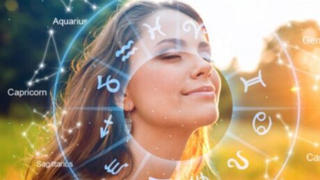 Yjet ‘i buzëqeshin’ 3 shenjave të zodiakut sot/ Ja cilët janë fatlumët e horoskopit