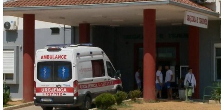 Ngjarja tronditëse në Tiranë, 17-vjeçari ndërron jetë pas plag…
