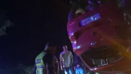 Aksident fatal në Durrës/ Makina përplaset me motorin, ndërron jetë 29-vjeçari