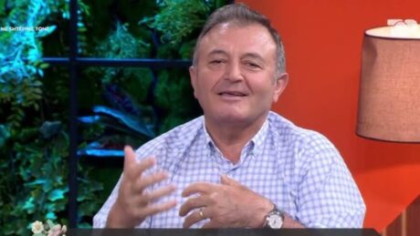 Sekreti i Tërfilit të kuq që gratë nuk duhet ta injorojnë! Bima ‘magjike’ që balancon hormonet/ Ylli Merja tregon si perdoret