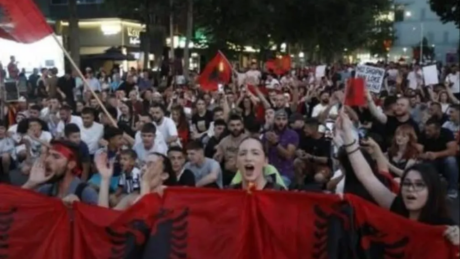 Zbulohet numri i protestuesve mbrëmjen e sotme në Tiranë