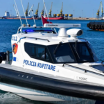 TRAGJEDI në Ksamil/ Skafi i Policisë Kufitare përplaset me mjetin lundrues turistik, humb jetën 20-vjeçari