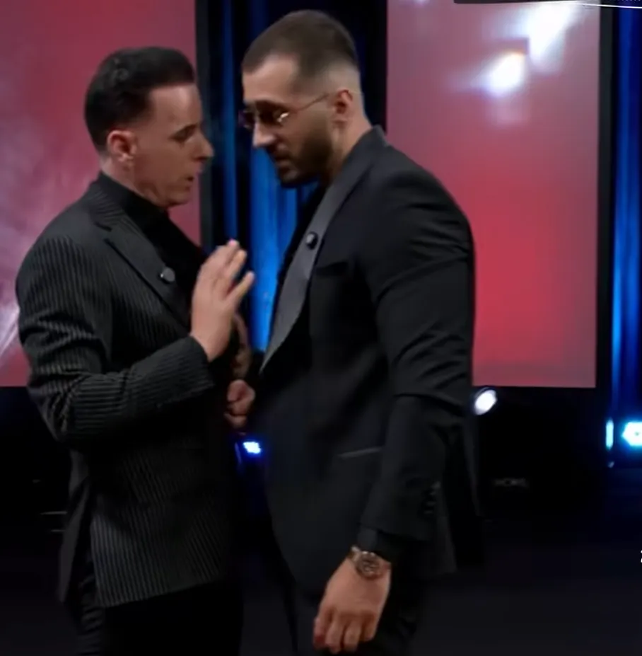 “Mendon se më tremb?”/ Joz Marku përleshet fizikisht me moderatorin në Kosovë, POR… (VIDEO)
