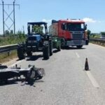 Aksident i rëndë në vend/ Motorri përplaset me mjetin bujqësor, pIagoset çifti i bashkëshortëve