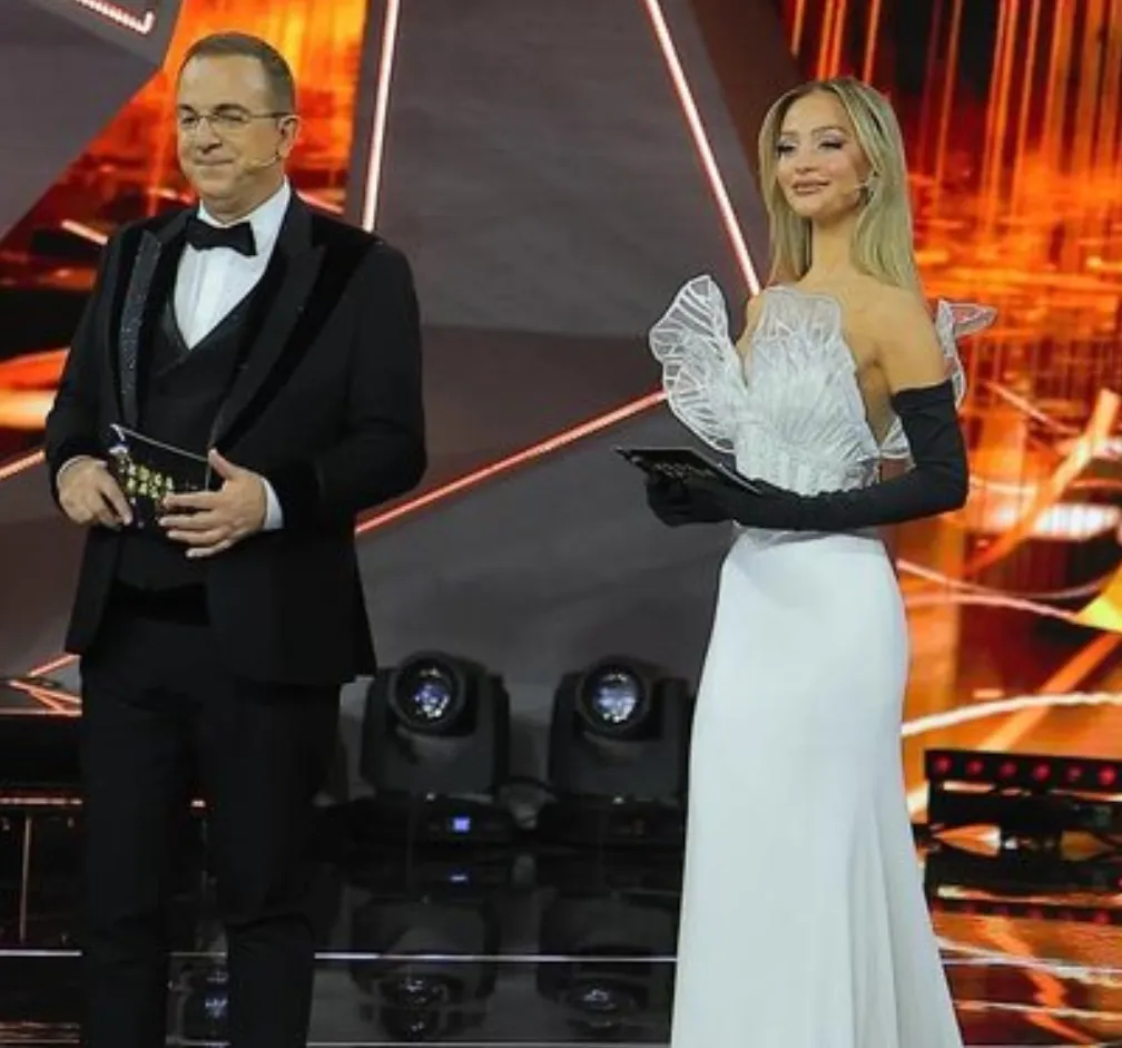 Ardit Gjebrea feston sot ditëlindjen dhe surprizën më të bukur e mori nga Selin Bollati