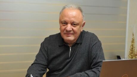 Lajm i trishtë dhe pikëllues/ Humb jetën neonatologu i njohur Edi Tushe