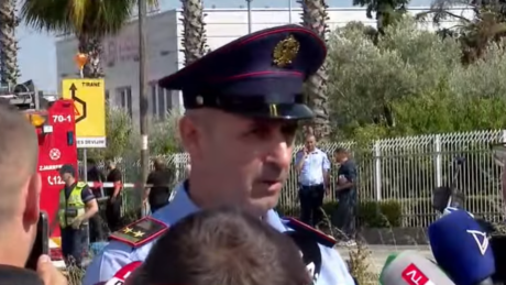 Aksidenti tragjik i furgonit, policia: 2 v*ktima dhe 15 të pIagosur, një fëmijë në gjendje kritike