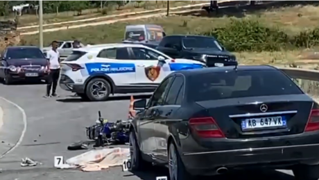 EMRI/ Aks*dent tr*gjik në vend, humb jetën një person (Video)