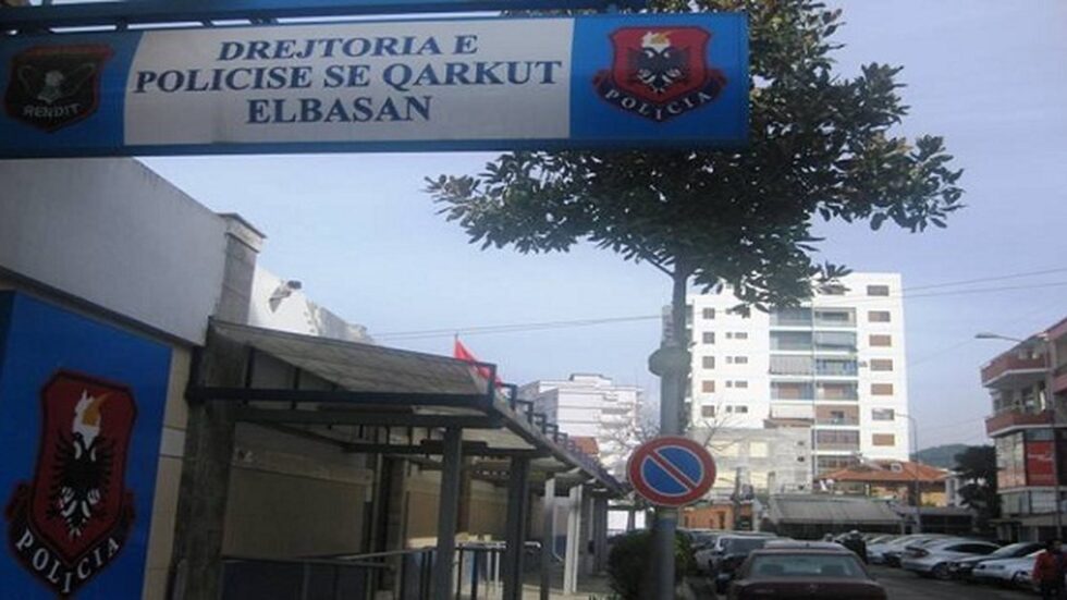 E rëndë në vend! Burri lyen gruan me benzinë dhe më pas i vë fIakën, e gjora…
