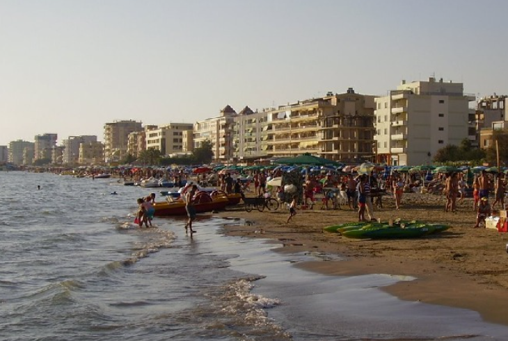 LAJM I FUNDIT TR0NDITES/ Tragjedi në Durrës, mb*tet në det 11-vjeçari
