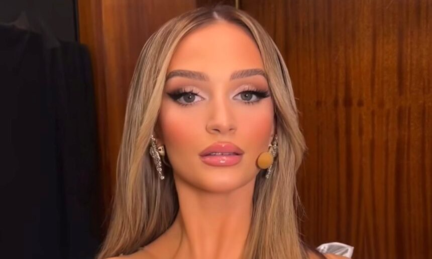 Wow, kjo na qenka motra e Selin! Selin poston për herë të parë motrën e saj të vogël