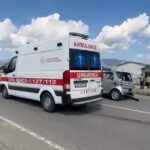 E diela e tmerrshme me aksidente! Dy automjete përplasen fuqishëm, raportohet për…