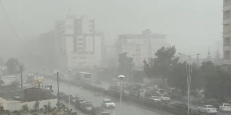 Vlora në alarm: Paralajmërim për përkeqësim të motit të premten