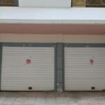 Tragjike në vendin fqinj, dy të rinj gjenden të vd*kur brenda makinës në parking, ja cfare dyshohet