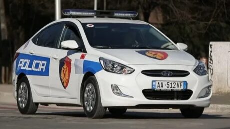 “Iu thashë mos bëni zhurmë, por më …”/ Flet polici që u dh*nua, nga grupi i të rinjve