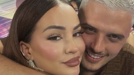 Sara bën thirrje: Mos u martoni me këngëtar … (Foto)