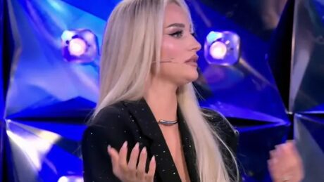Pamja e Selin Bollatit në qendër të vëmendjes: Fansat të shqetësuar për fizikun e saj