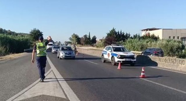Aksident i rëndë në autostradën , gruaja përplaset nga fuoristrada teksa kalonte rrugën